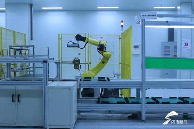 網(wǎng)媒山西行丨生產(chǎn)一臺電腦最快僅需18秒！在“智能云”工廠感受山西信息產(chǎn)業(yè)速度與計算機技術(shù)開發(fā)的深度融合